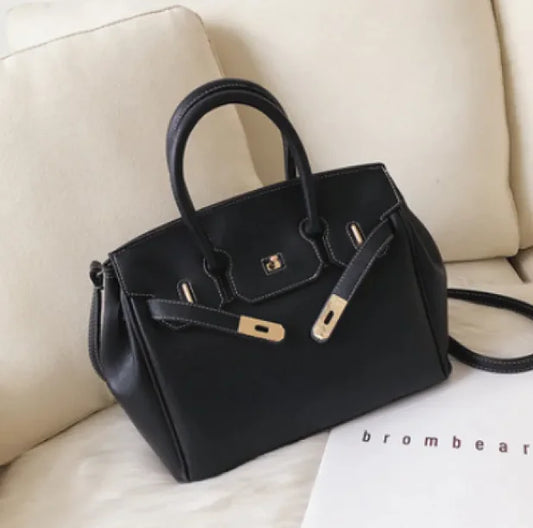 Elegant Shoulder Bag - Store Deals